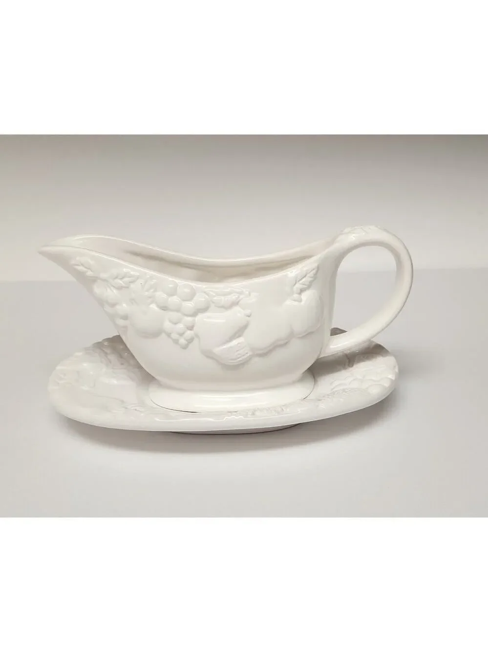 Gibson Home Fruitful White 1 1/4 Gravy Cup & Saucer